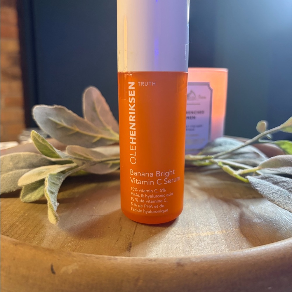 Ole Henriksen Banana Bright Vitamin C Serum - Vibrant Orange